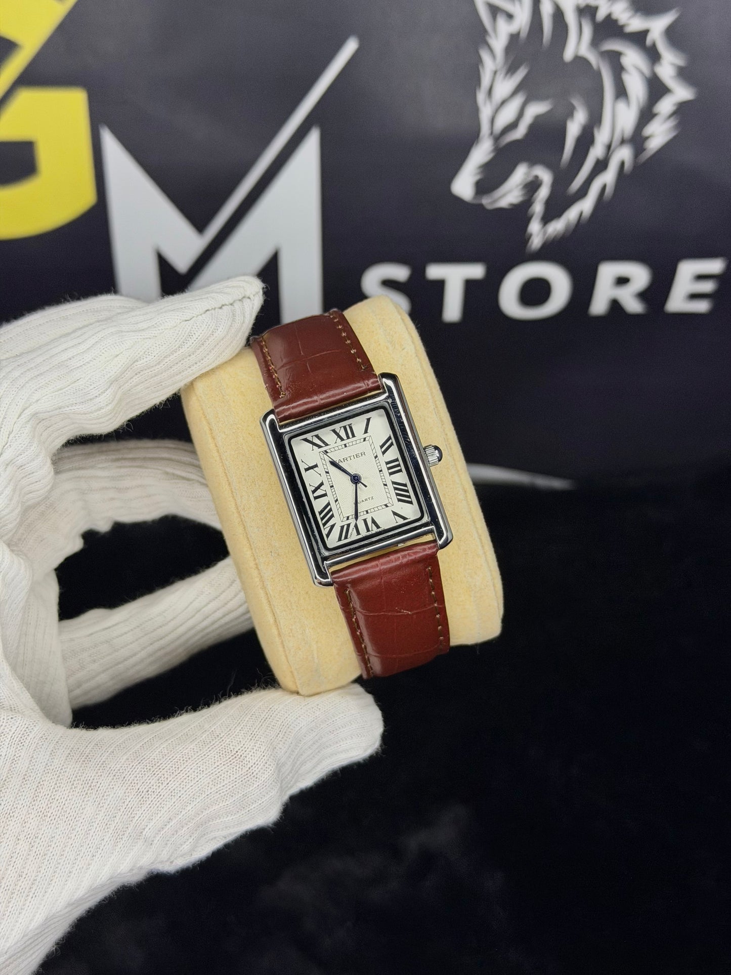 Old money tank watch (Available in 6 colors)