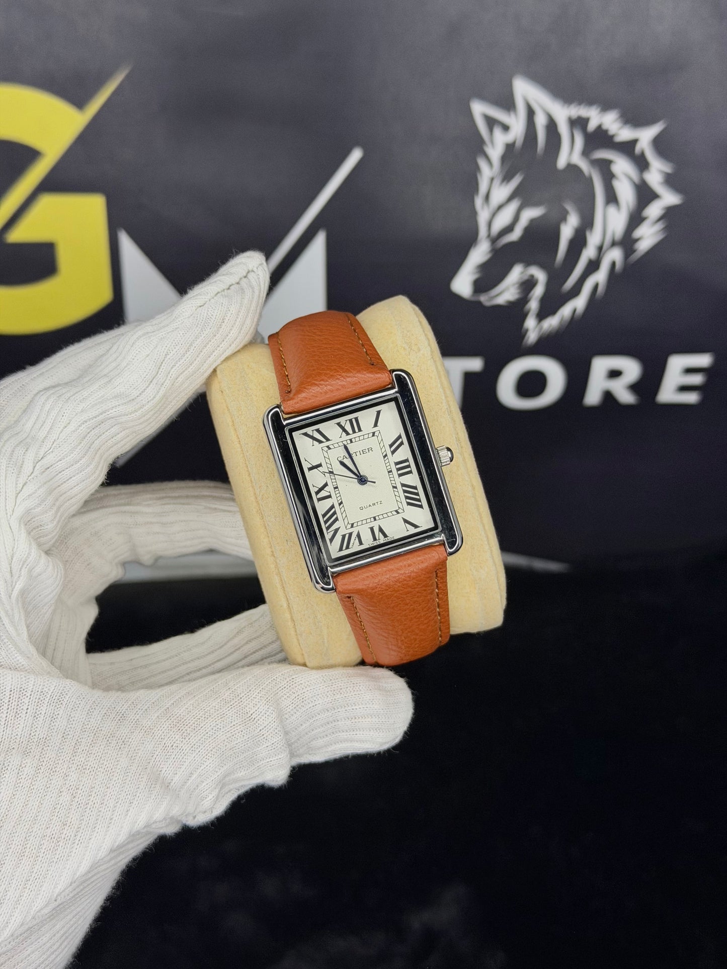 Old money tank watch (Available in 6 colors)